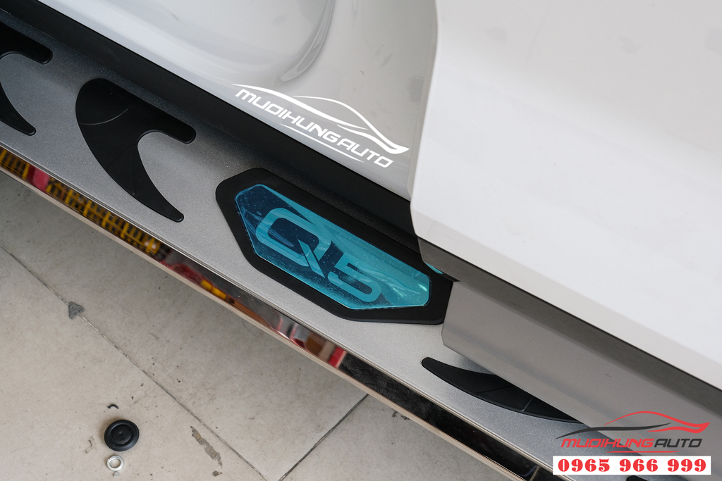 Audi Q5 2020 gắn bệ bước chân cao cấp chính hãng 