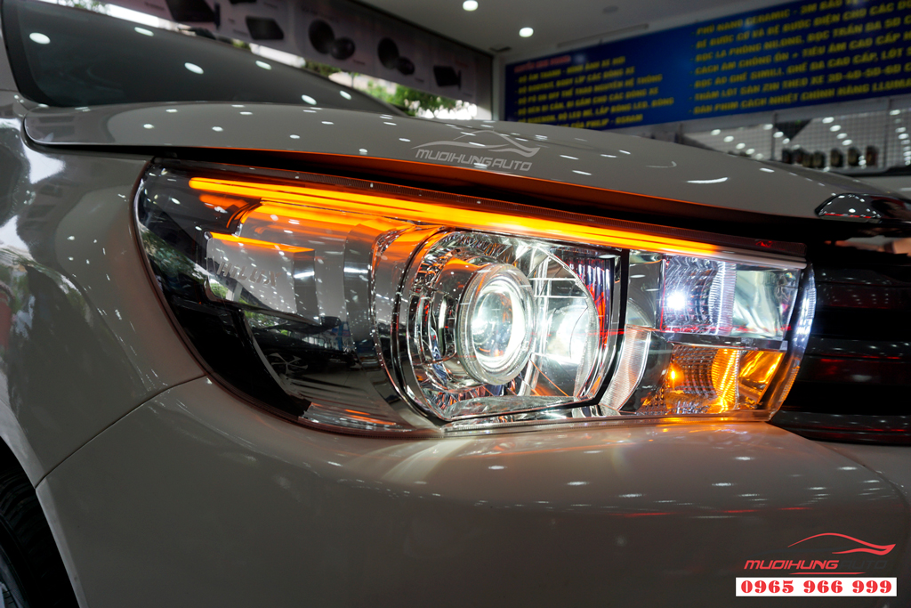 Độ đèn Bixenon và đèn cản Toyota HILUX 2019 