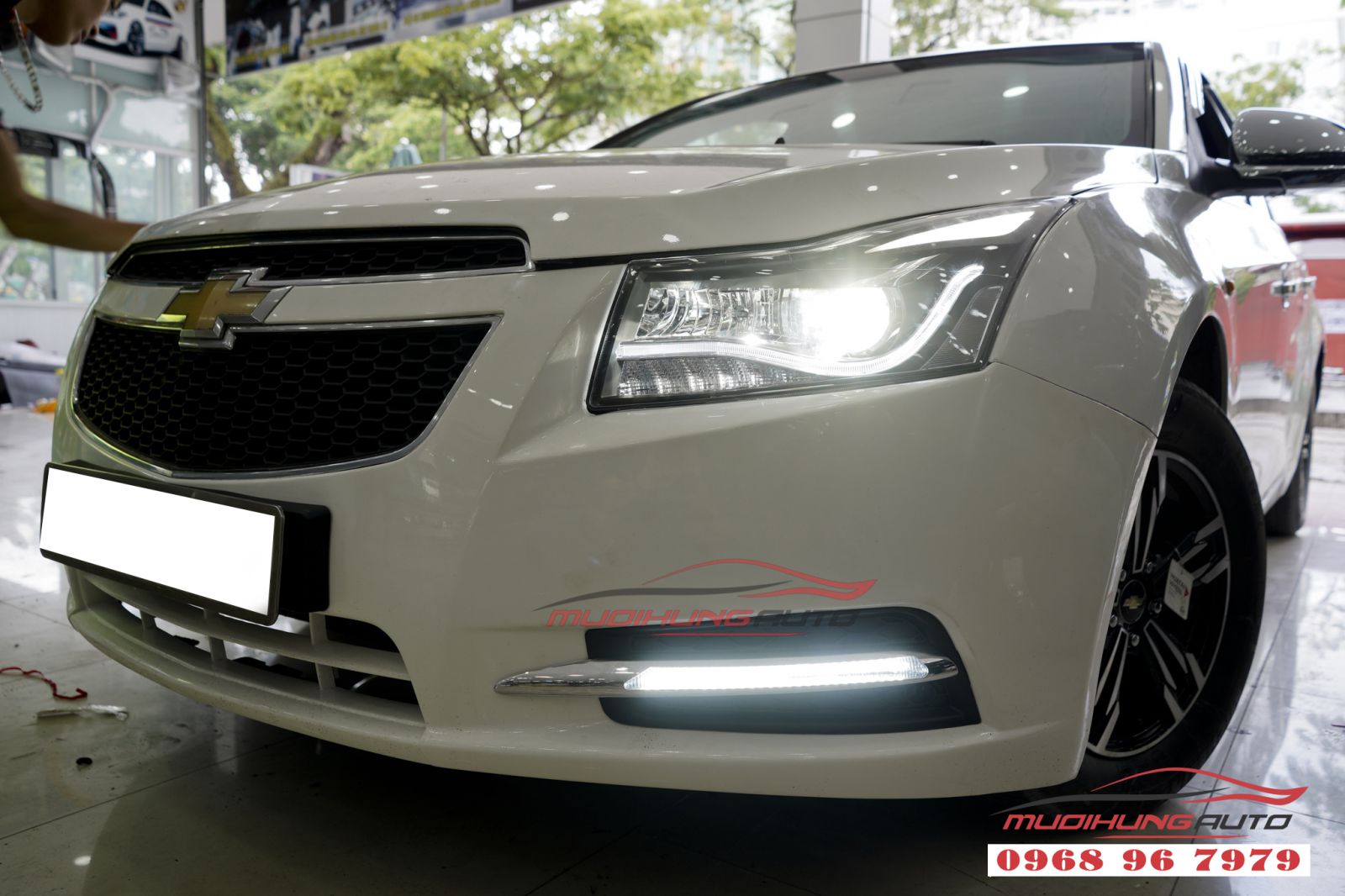 Thay đèn pha nguyên khối và led cản Chevrolet Cruze 2017 tại tphcm 