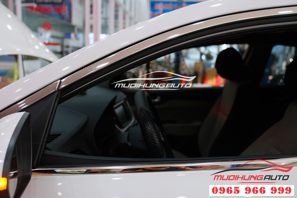 Viền khung kính  Hyundai Accent 2019